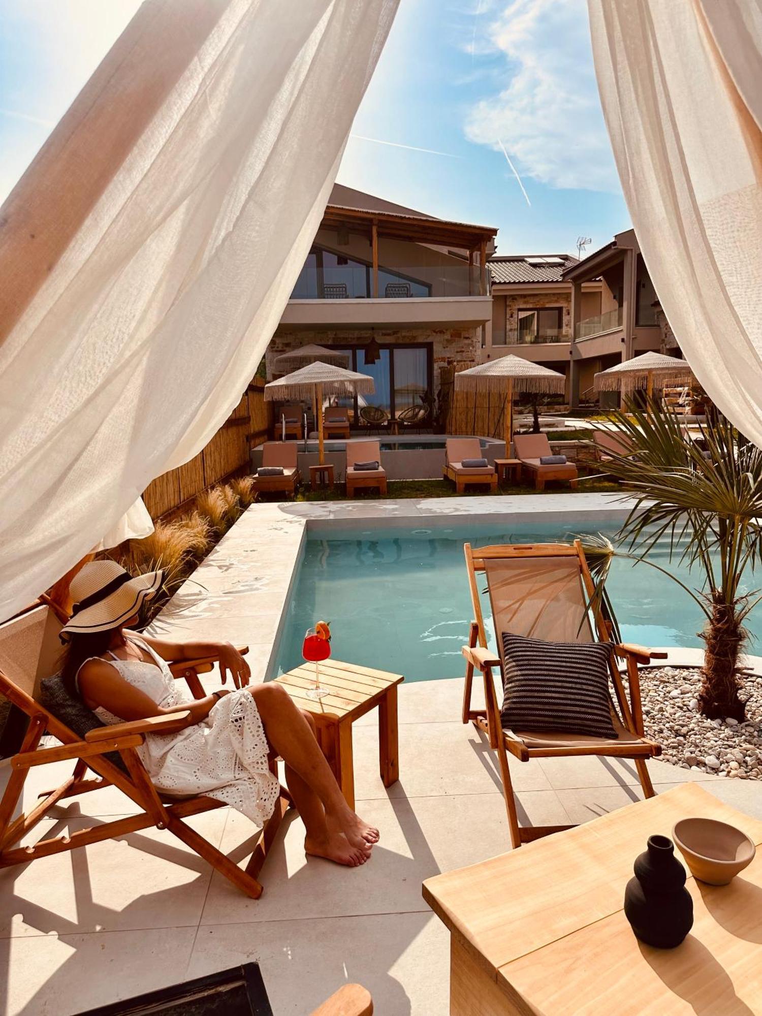 Amo Golden Suites Chrisi Ammoudia Exterior foto