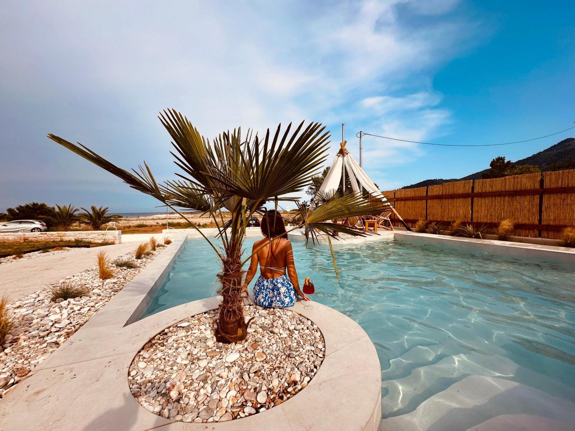 Amo Golden Suites Chrisi Ammoudia Exterior foto