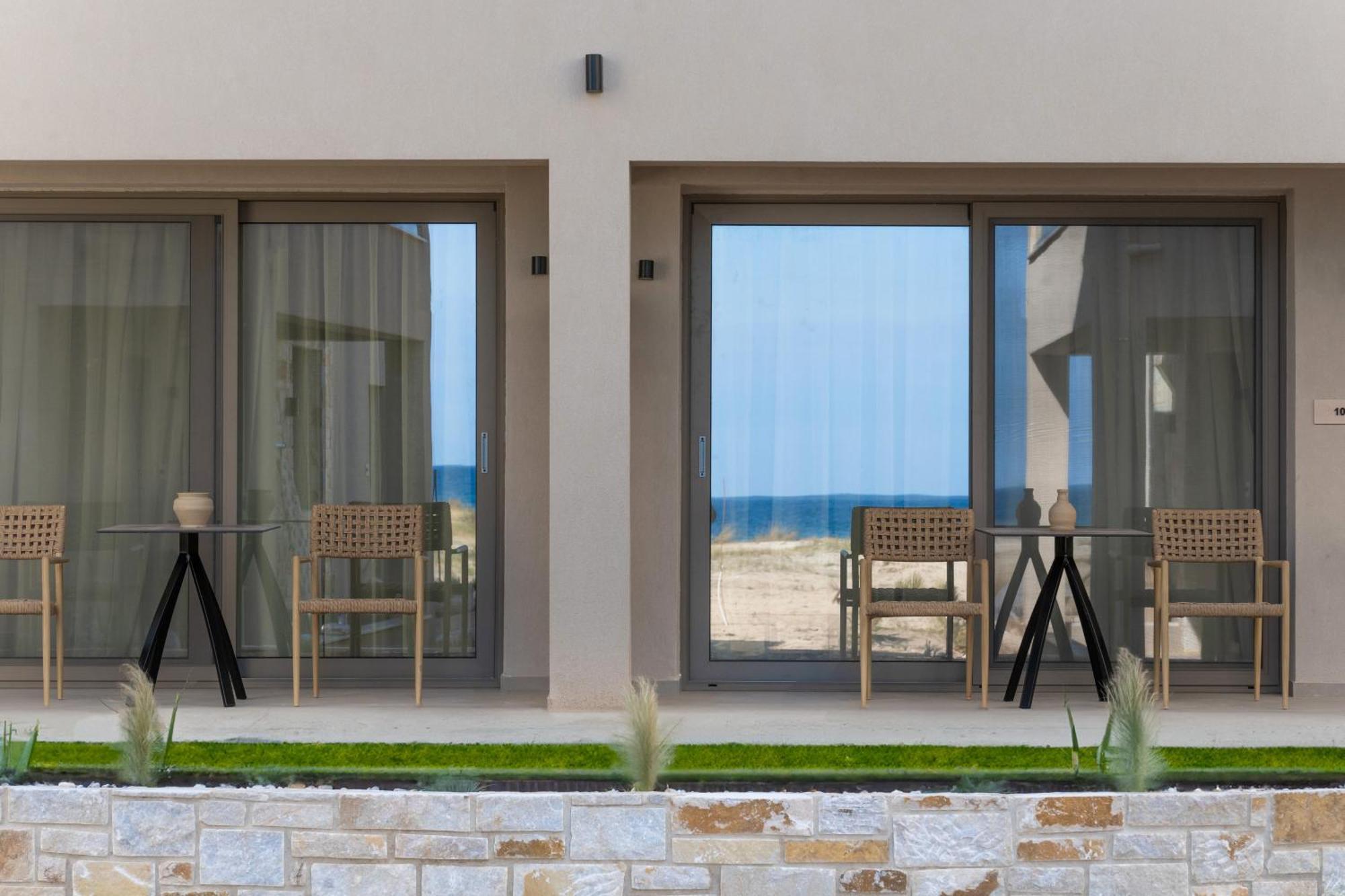 Amo Golden Suites Chrisi Ammoudia Exterior foto