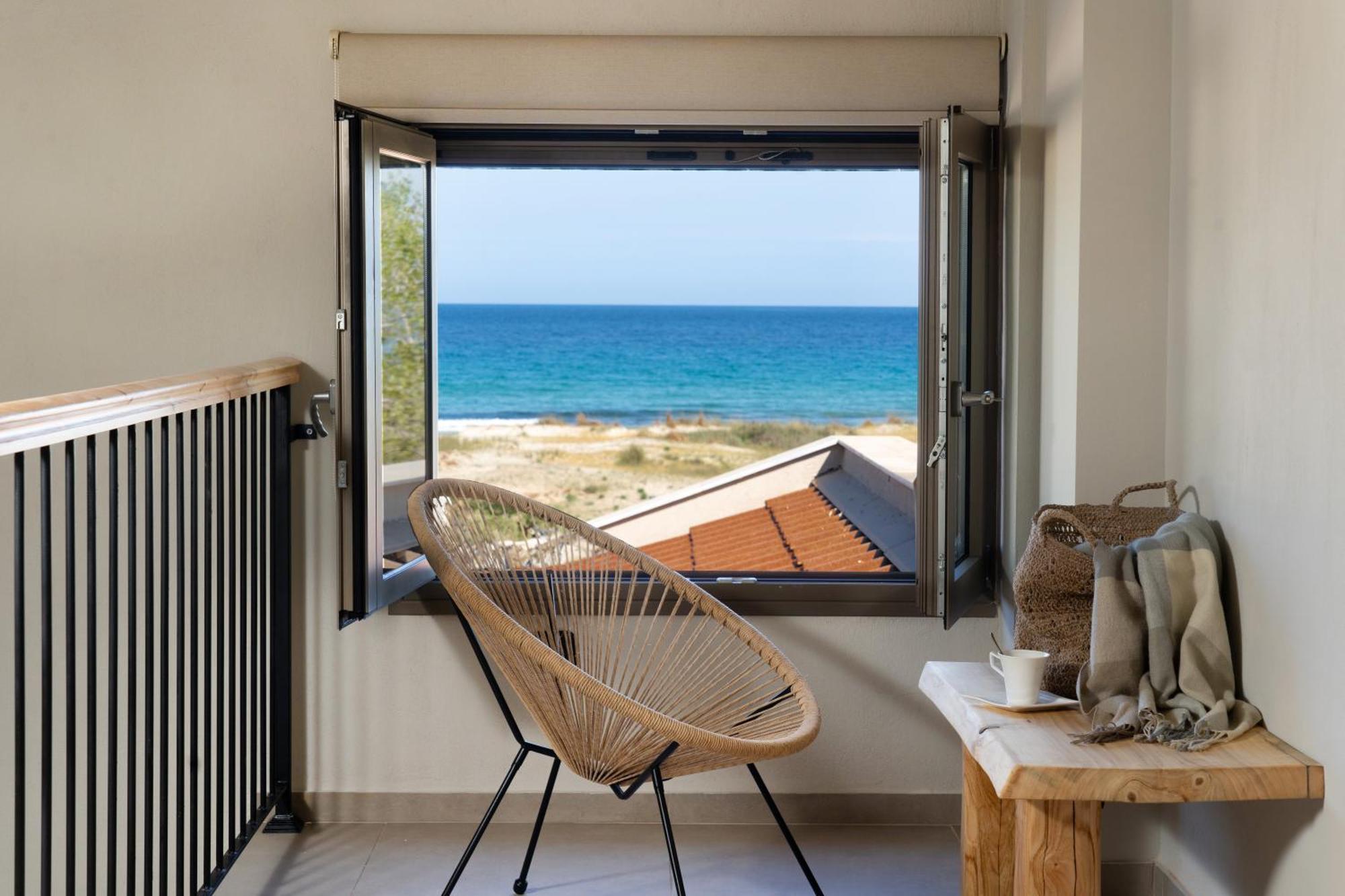 Amo Golden Suites Chrisi Ammoudia Exterior foto